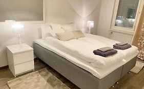 Spacious Home In Heart Of City